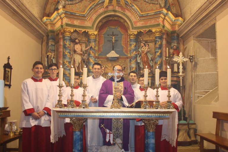 Cambeda estrenó nuevo altar