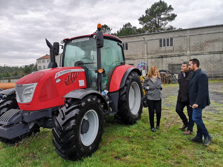 Novo tractor para o concello de Mazaricos